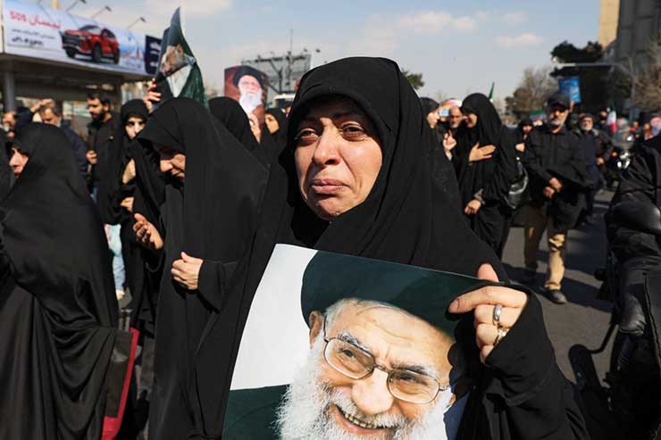 Woman mourns Supreme Leader at 6 March anti-US/Israel rally in Tehran